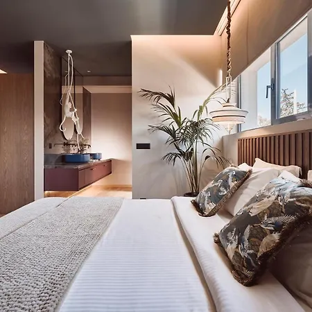 Cama Luxury Suites Glyfada-2
